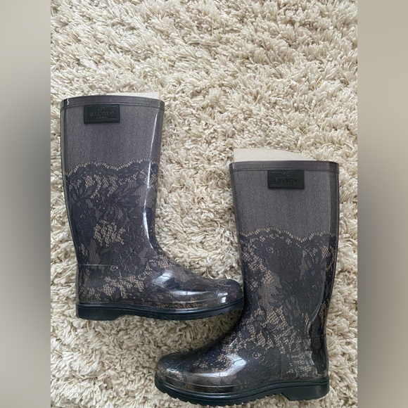 Valentino Garavani laced pattern rubber boots - Picture 9 of 11